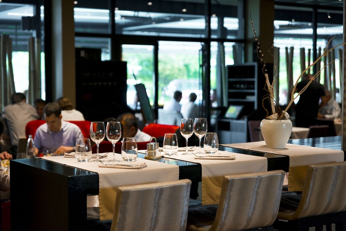 Imagen del bar/restaurante del Hotel Brit Saint Brieuc. Foto 3