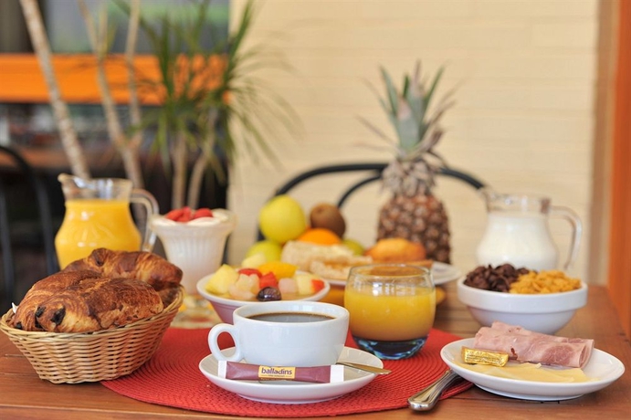 Imagen del bar/restaurante del Hotel Brit Toulon - La Valette. Foto 4