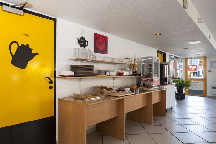 Imagen del bar/restaurante del Hotel Brit Tours Nord. Foto 4