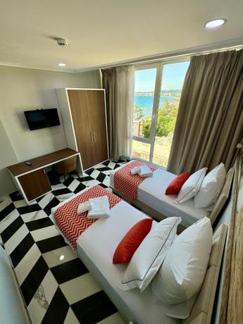 Imagen de la habitación del Hotel Britania. Foto 12