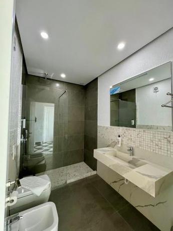 Imagen de la habitación del Hotel Britania. Foto 14