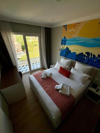 Imagen de la habitación del Hotel Britania. Foto 16