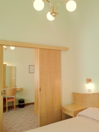 Imagen de la habitación del Hotel Britannia, Cesenatico. Foto 6