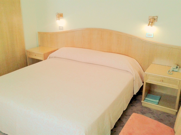 Imagen de la habitación del Hotel Britannia, Cesenatico. Foto 8