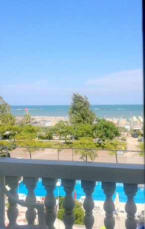 Imagen de la habitación del Hotel Britannia, Cesenatico. Foto 9