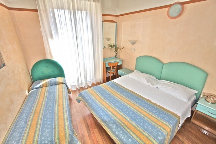 Imagen de la habitación del Hotel Britannia, Rimini. Foto 8