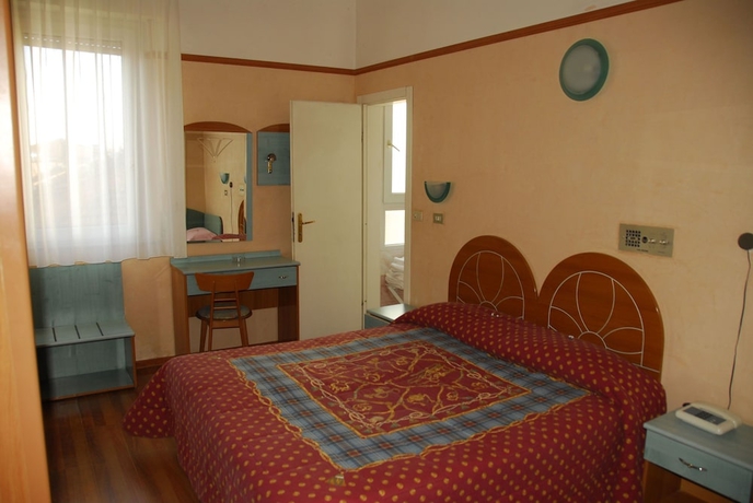 Imagen de la habitación del Hotel Britannia, Rimini. Foto 11