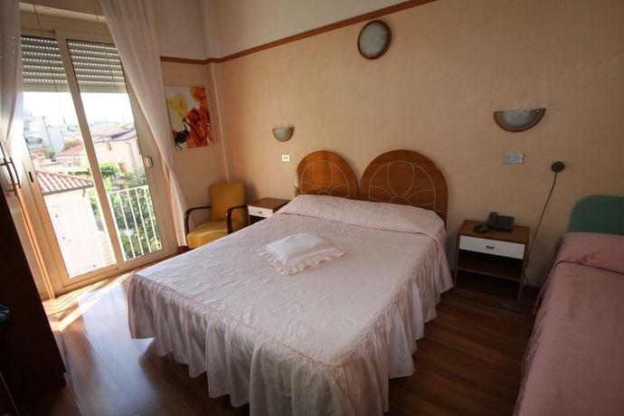 Imagen de la habitación del Hotel Britannia, Rimini. Foto 16