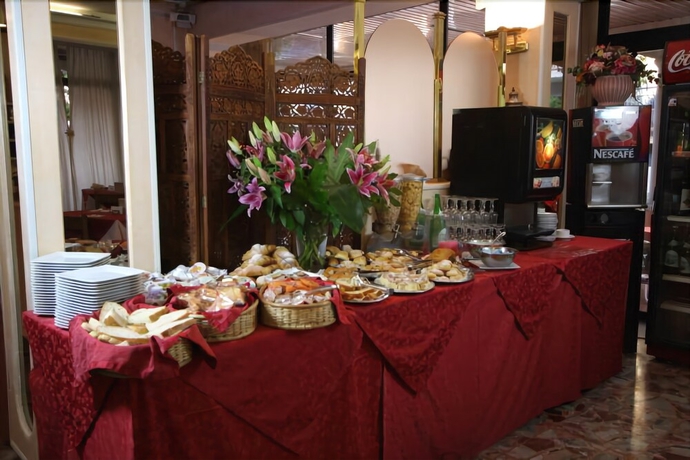 Imagen del bar/restaurante del Hotel Britannia, Rimini. Foto 4