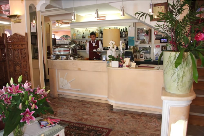 Imagen del bar/restaurante del Hotel Britannia, Rimini. Foto 5