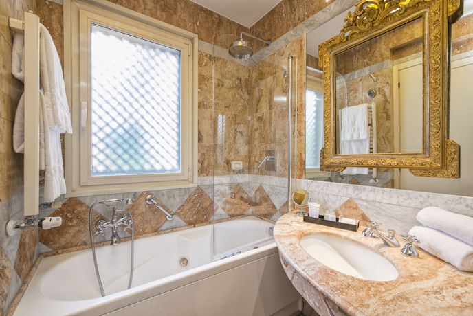 Imagen de la habitación del Hotel Britannia, Roma. Foto 2