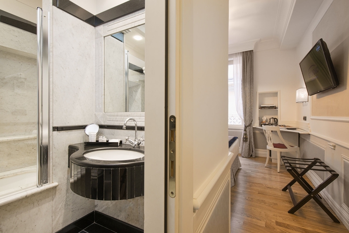 Imagen de la habitación del Hotel Britannia, Roma. Foto 14