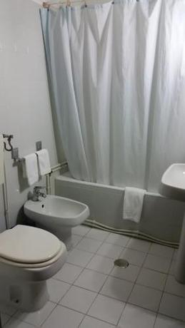 Imagen de la habitación del Hotel Brites. Foto 10
