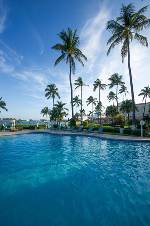 Imagen de la piscina del Hotel British Colonial - Nassau. Foto 14
