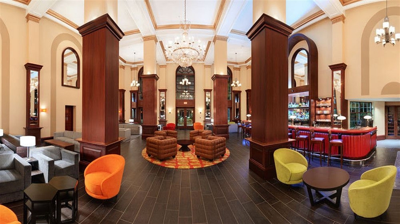 Imagen del bar/restaurante del Hotel British Colonial - Nassau. Foto 2