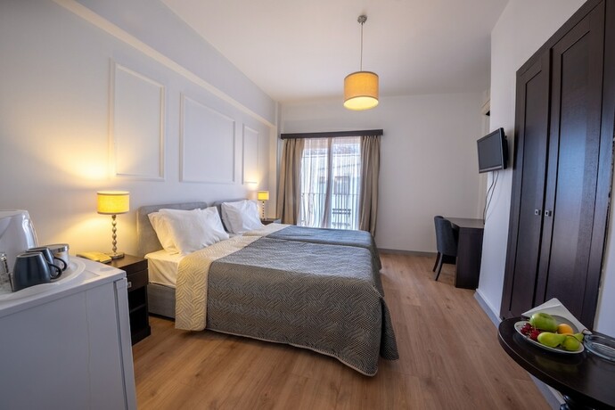 Imagen general del Hotel British. Foto 7