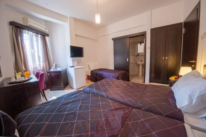 Imagen general del Hotel British. Foto 12