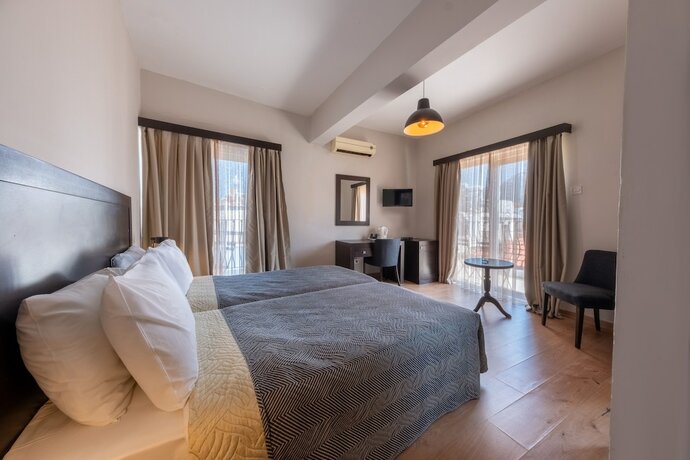 Imagen general del Hotel British. Foto 15
