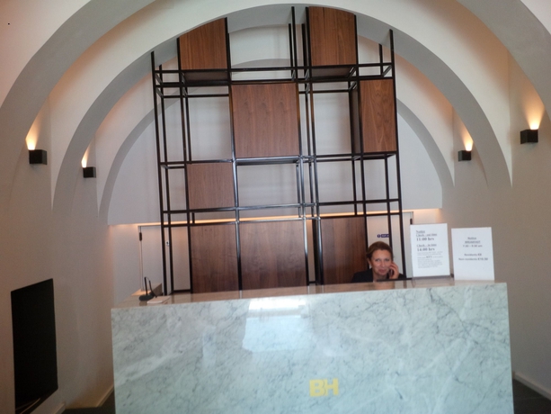 Imagen de los interiores del Hotel British. Foto 11