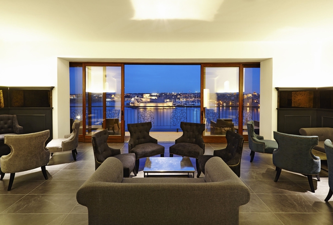 Imagen del bar/restaurante del Hotel British. Foto 7