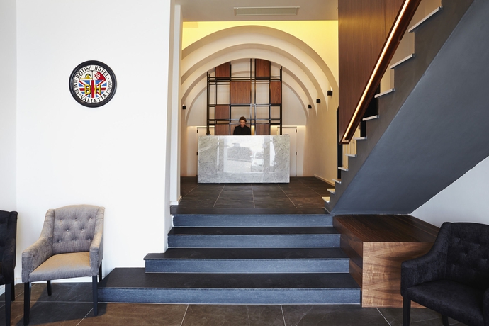 Imagen de los interiores del Hotel British. Foto 12
