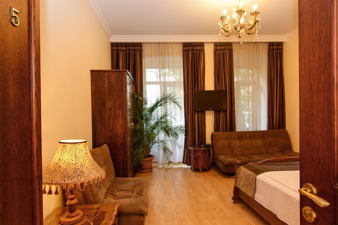 Imagen de la habitación del Hotel British House. Foto 10