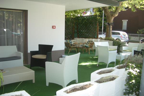 Imagen de los exteriores del Hotel Britta, Viserba. Foto 3