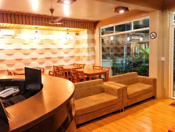 Imagen de los interiores del Hotel Brize Inn. Foto 19