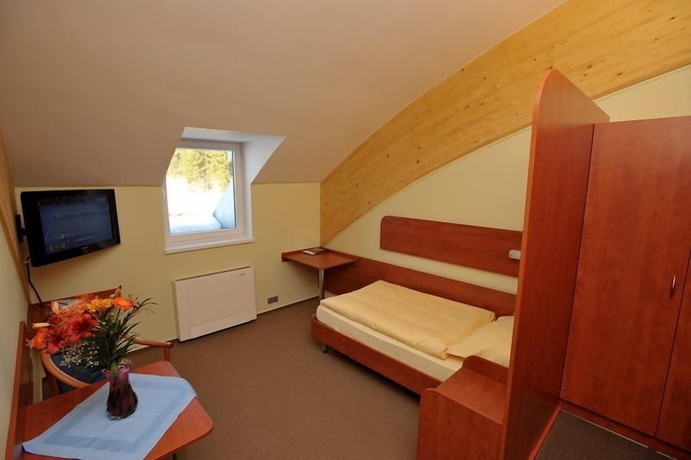 Imagen de la habitación del Hotel Brizky. Foto 15