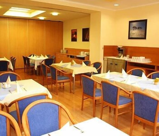 Imagen del bar/restaurante del Hotel Brizky. Foto 8