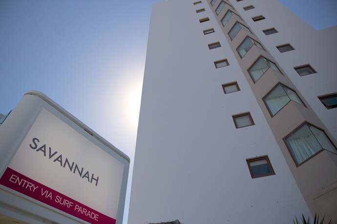 Imagen de los exteriores del Hotel Broadbeach Savannah Resort. Foto 10