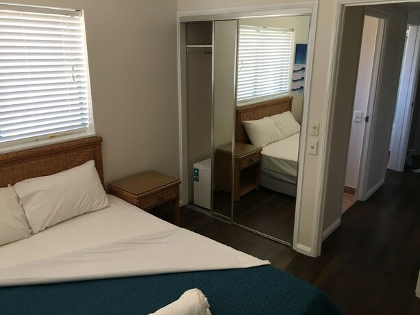 Imagen de la habitación del Hotel Broadbeach Studios. Foto 18