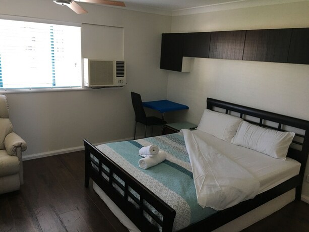 Imagen de la habitación del Hotel Broadbeach Studios. Foto 19