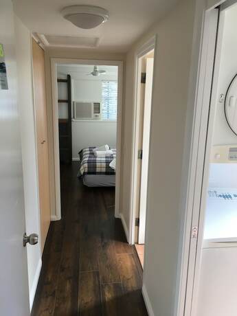 Imagen de la habitación del Hotel Broadbeach Studios. Foto 21