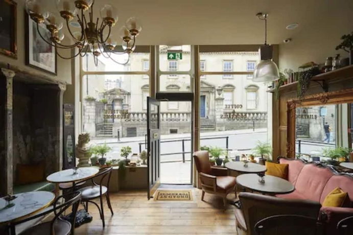 Imagen de los interiores del Hotel Broadstreet Townhouse. Foto 16