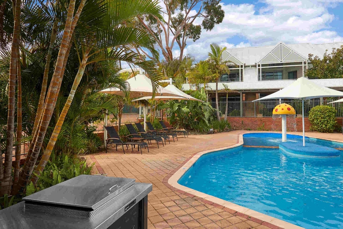 Imagen de los exteriores del Hotel Broadwater Resort Como. Foto 10