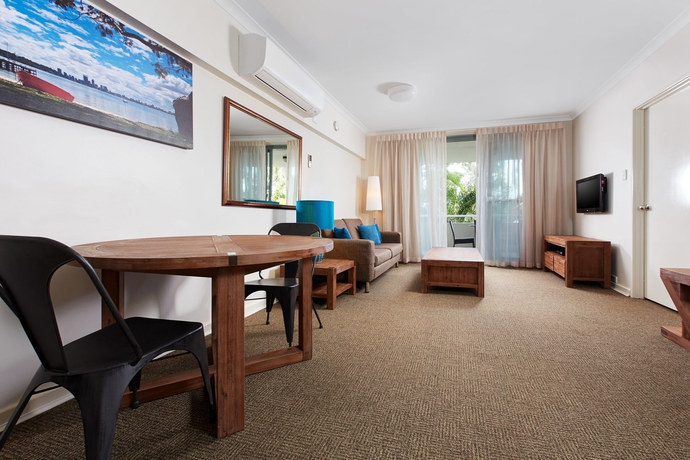 Imagen de los interiores del Hotel Broadwater Resort Como. Foto 12