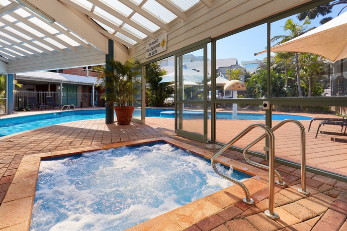 Imagen de la piscina del Hotel Broadwater Resort Como. Foto 14