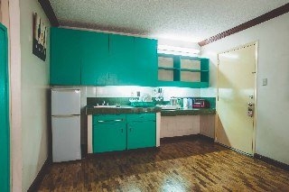 Imagen de la habitación del Hotel Broadway Court Apartelle 4th Street. Foto 12