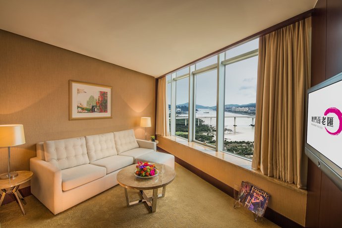 Imagen de la piscina del Hotel Broadway. Foto 19