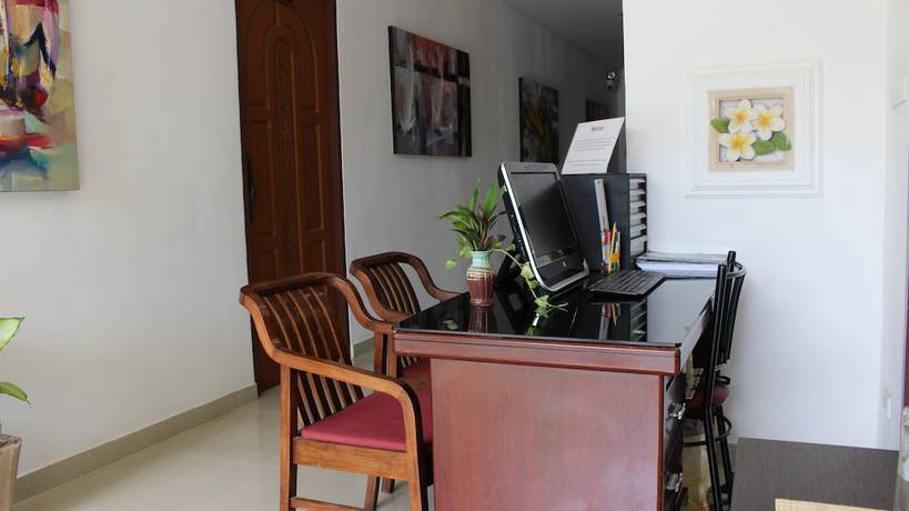 Imagen de los interiores del Hotel Brodie Rawai Resort. Foto 17