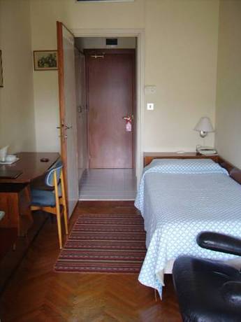 Imagen de la habitación del Hotel Broglia. Foto 10
