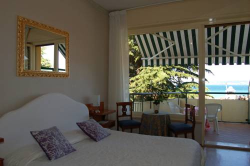 Imagen de la habitación del Hotel Broglia. Foto 11