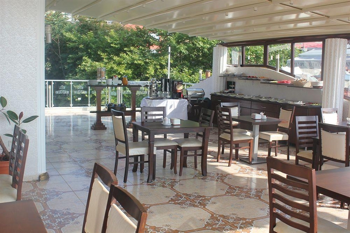 Imagen general del Hotel Broken Column. Foto 15