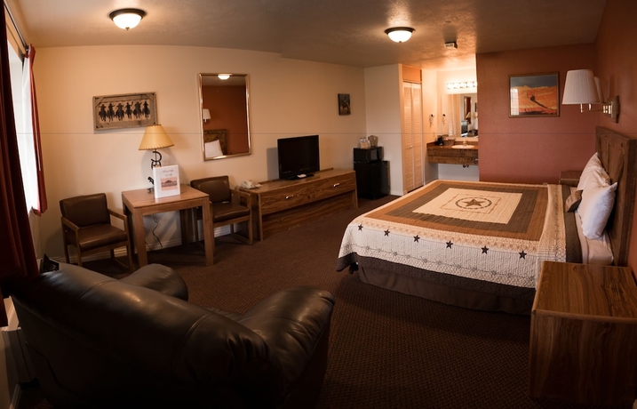 Imagen de la habitación del Hotel Broken Spur Inn and Steakhouse. Foto 10