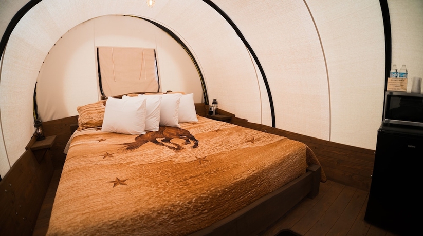 Imagen de la habitación del Hotel Broken Spur Inn and Steakhouse. Foto 13