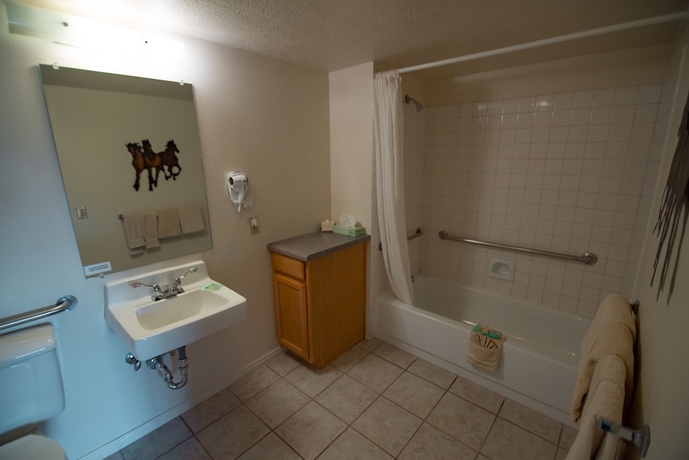 Imagen de la habitación del Hotel Broken Spur Inn and Steakhouse. Foto 16