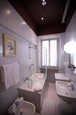 Imagen de la habitación del Hotel Broletto. Foto 5