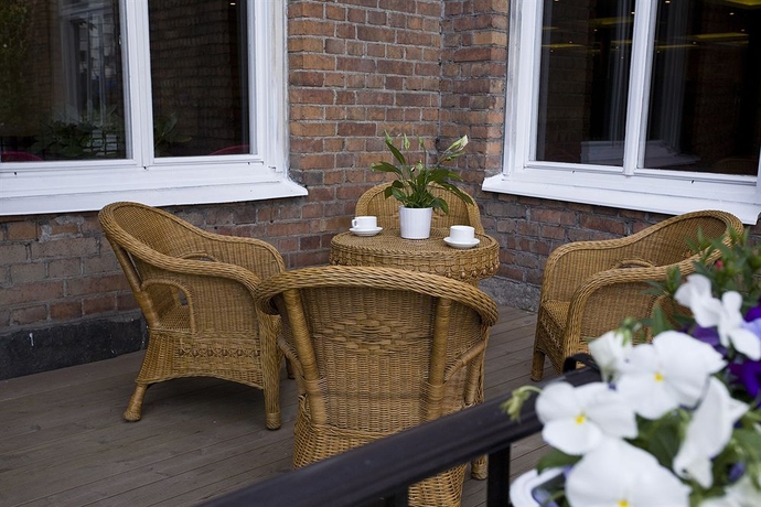 Imagen de los exteriores del Hotel Brommavik. Foto 8