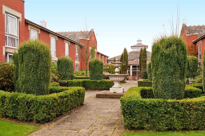 Imagen general del Hotel Bromsgrove and Spa. Foto 2